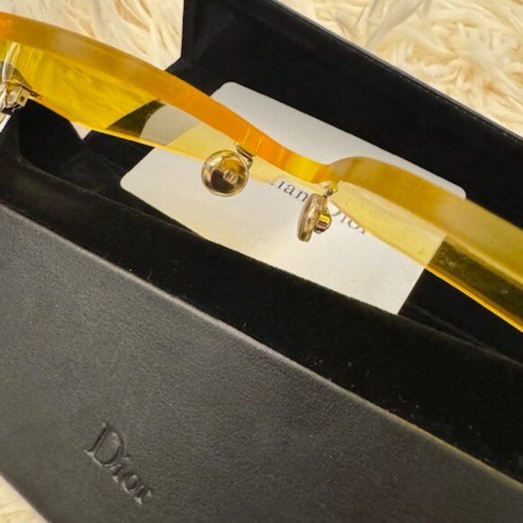 Dior Yellow sunglasses - Picture 6 of 8